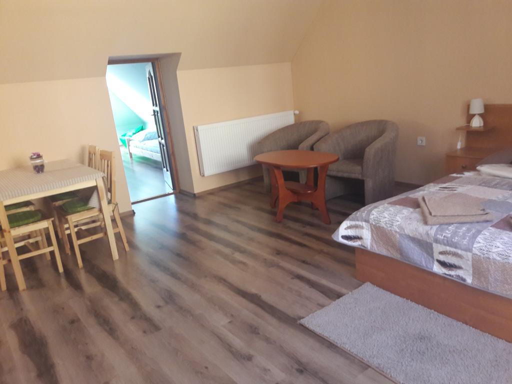 Diofa Vendeghaz Lägenhet Eger Exteriör bild