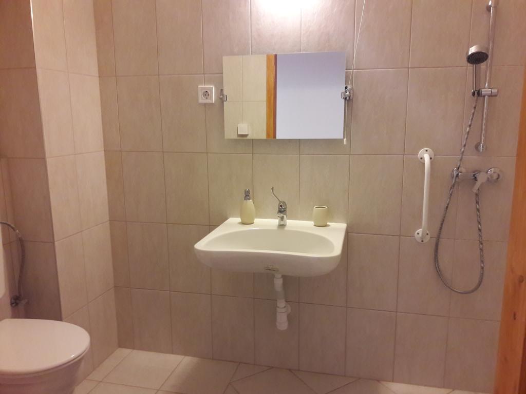 Diofa Vendeghaz Lägenhet Eger Exteriör bild